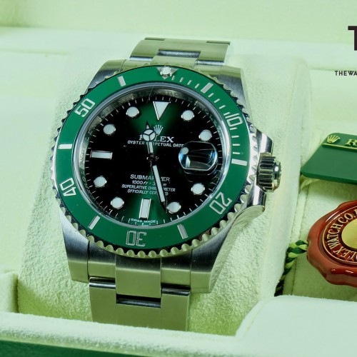 SUBMARINER DATE (116610LV) 'HULK'